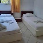 Marea Rezort Golem (Tirana)
